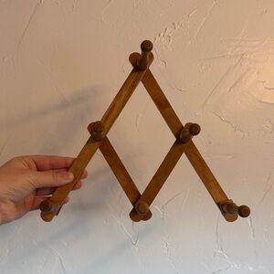 Vintage Wooden Expandable Wall Hook Rack - Brown